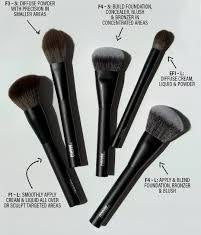 MAKEUP BY MARIO'S ESSENTIAL BRUSH KIT