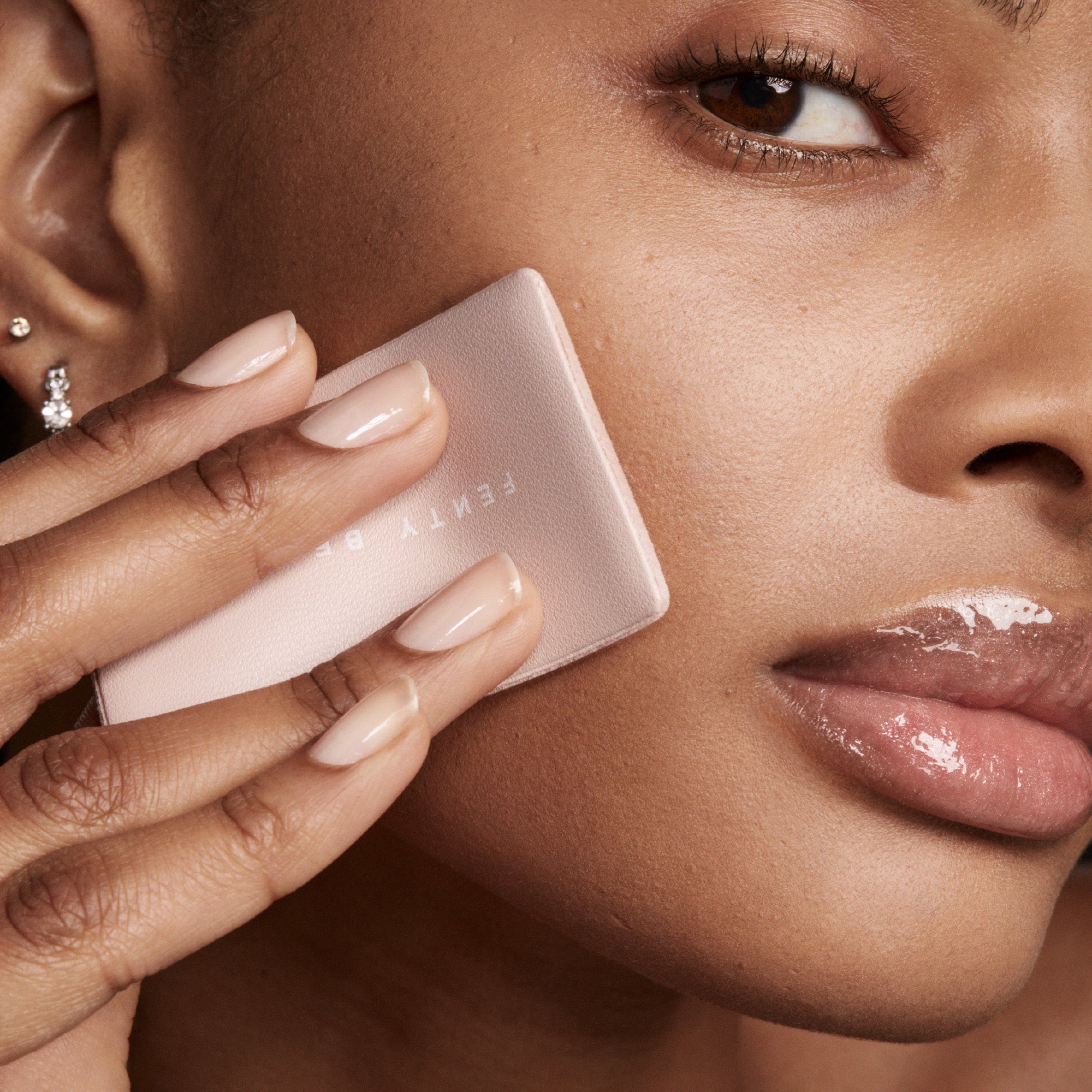 Fenty Beauty Invisimatte Instant Setting + Blotting Powder-8.5g