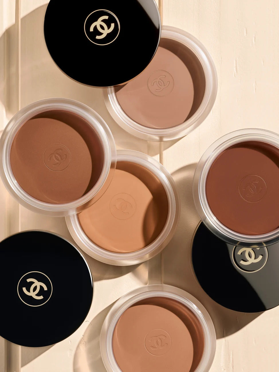TITLE:CHANEL LES BEIGES BELLE MINE CREAM-GEL BRONZER FOR A HEALTHY SUN-KISSED GLOW-Tan Deep